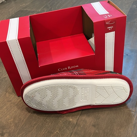 Club Room Men Slippers size(S 6-7 ) - Picture 3 of 6